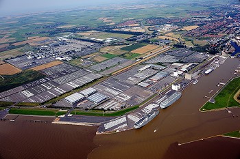 Foto: Luftaufnahme vom Emder Hafen